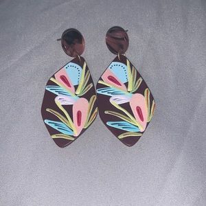 💸 3/$25 Lightweight painted earrings